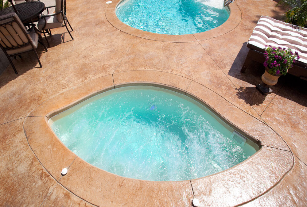 3 | Fiberglass Hot Tub